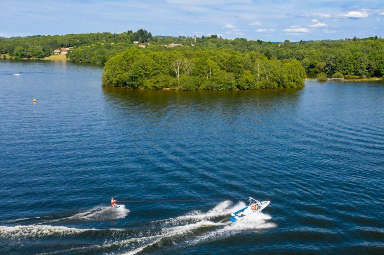 Camping Du Lac De Saint-Pardoux Hotel Bagian luar foto